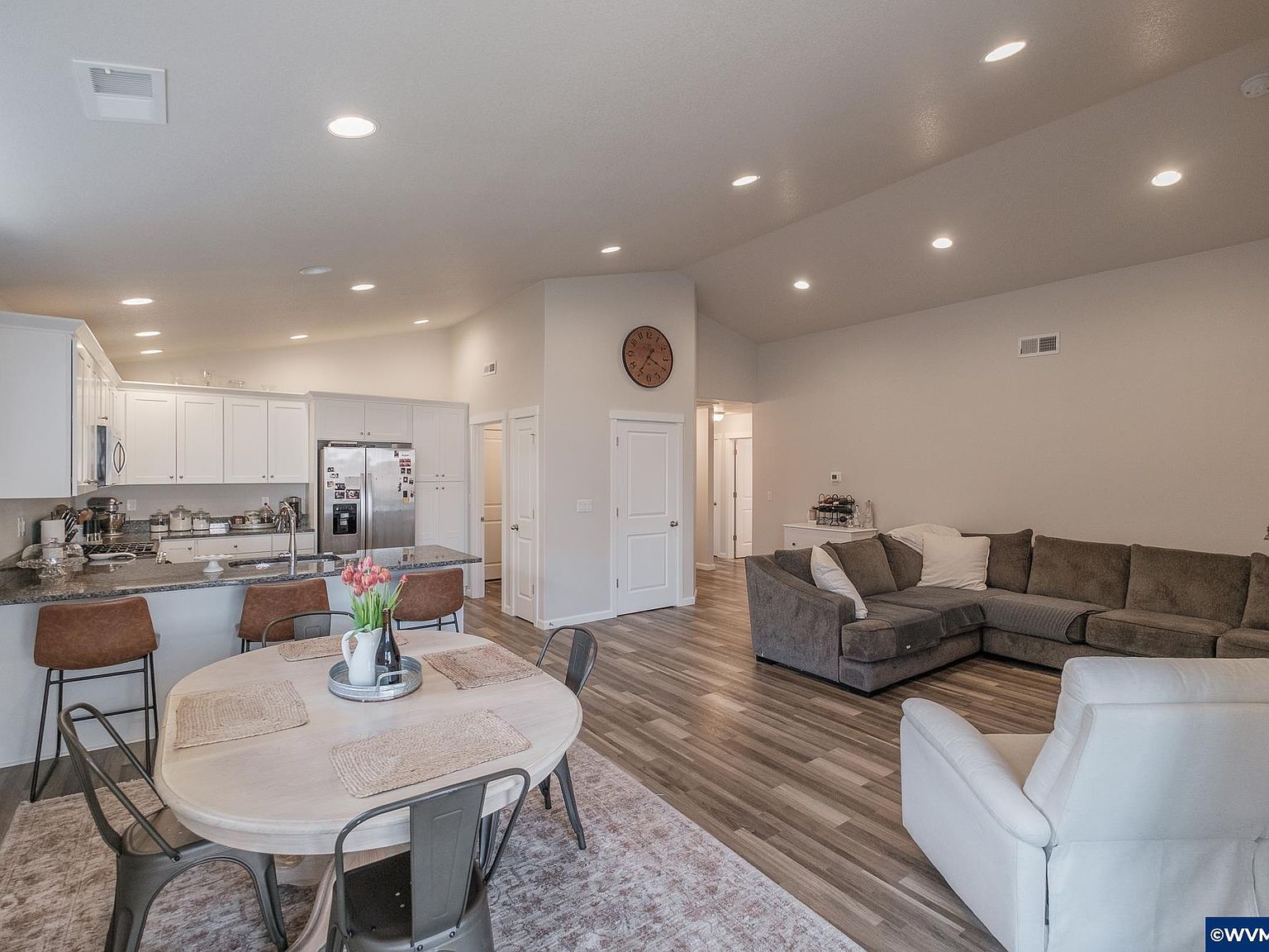 414 SE Ray St Dallas, OR 97338 - Thumbnail 5