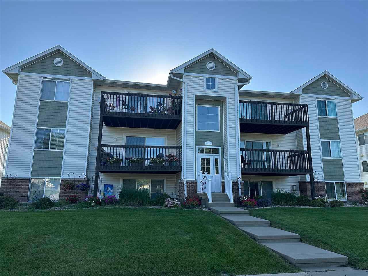 6430 Creekside Dr NE UNIT 4 Cedar Rapids, IA 52402 - Thumbnail 5
