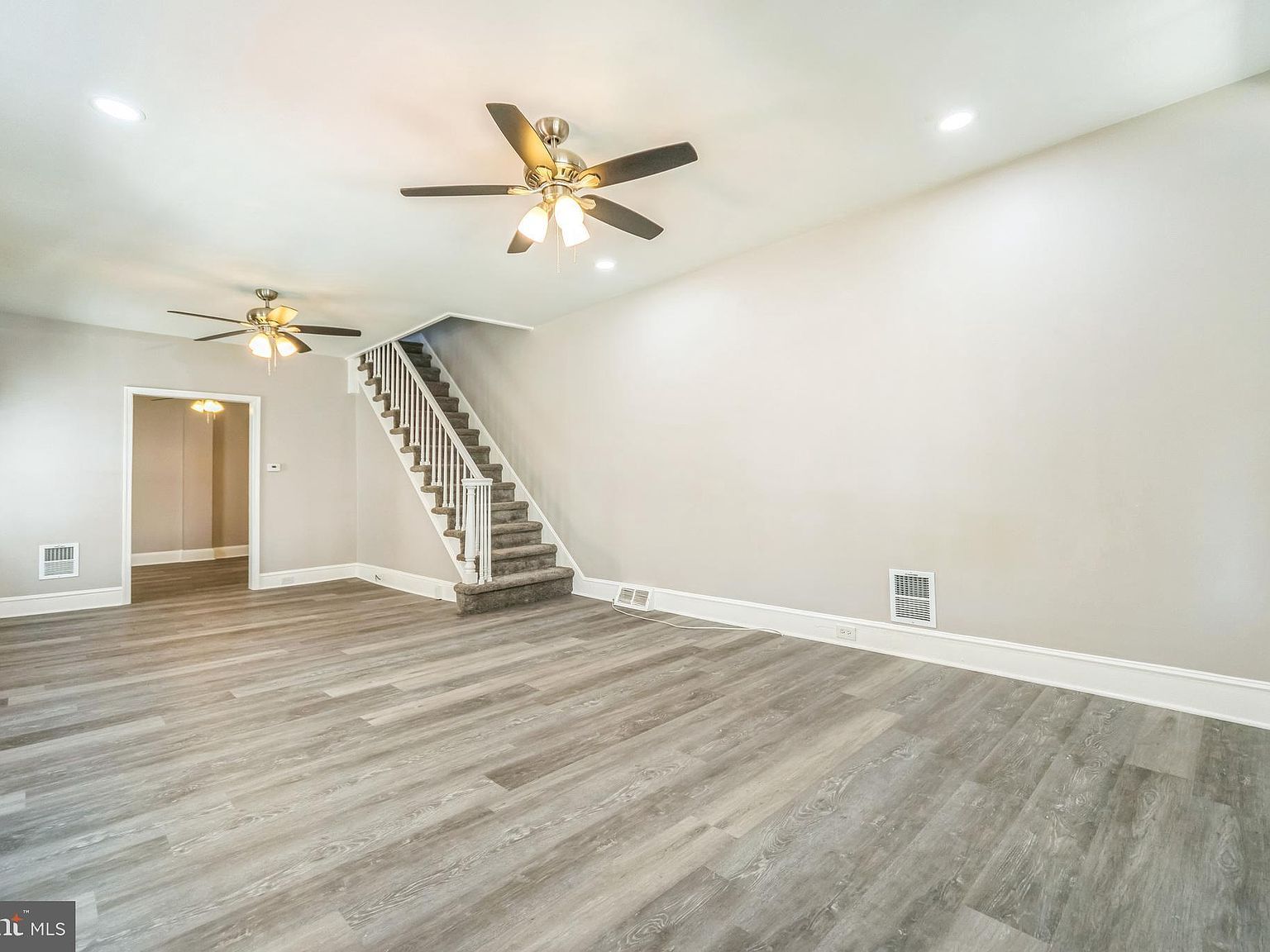 2325 W 4th St Chester, PA 19013 - Thumbnail 5