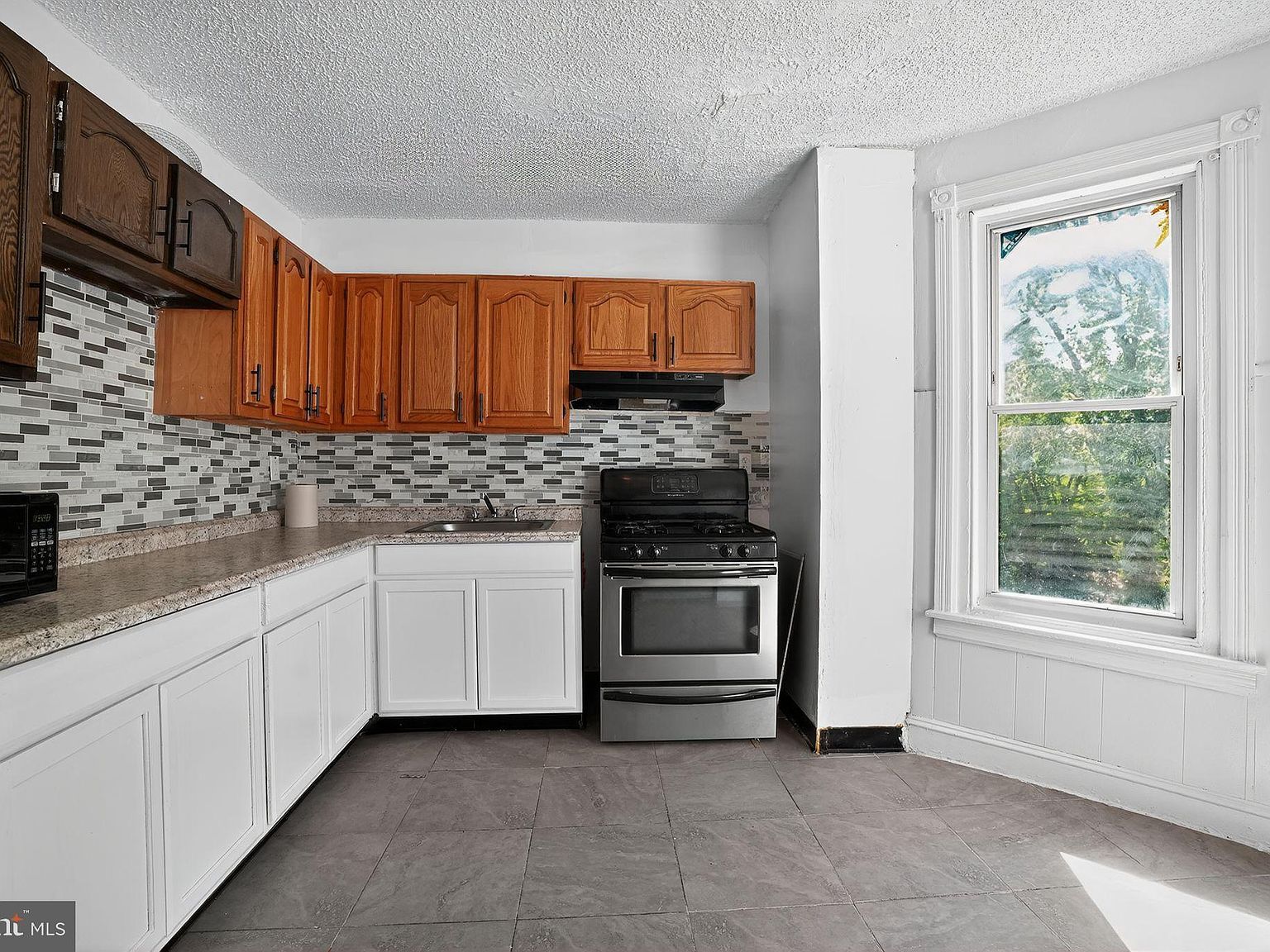 2032 Edgmont Ave Chester, PA 19013 - Thumbnail 5