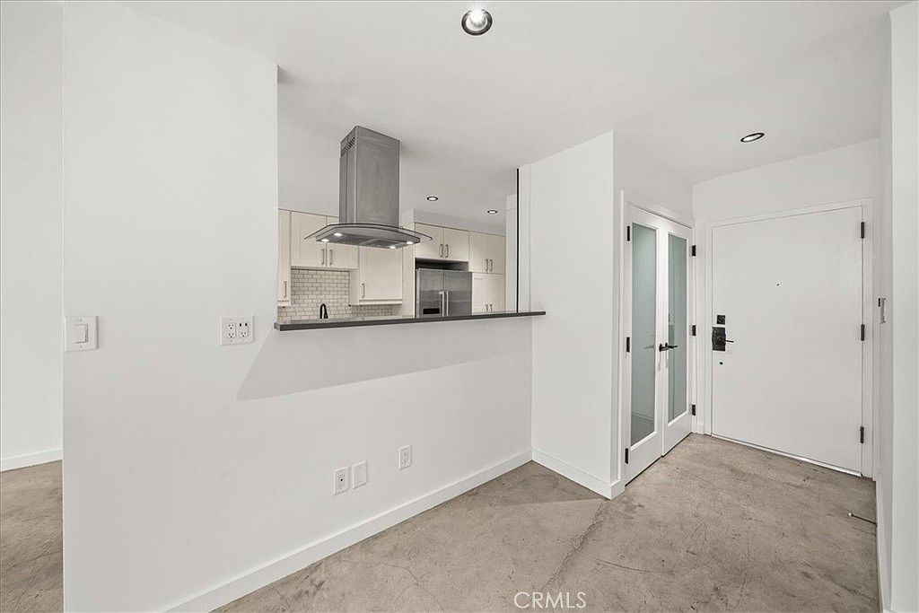 1045 N Kings Rd APT 104 West Hollywood, CA 90069 - Thumbnail 5