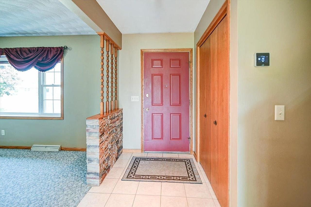 131 West St Dane, WI 53529 - Thumbnail 5