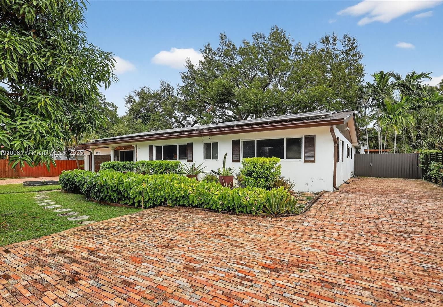 19901 NE 21st Ave Miami, FL 33179 - Thumbnail 5