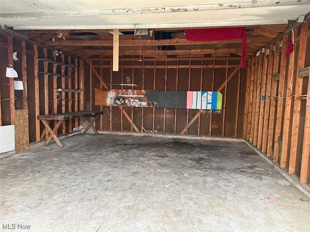 3934 Arnold Ct Cleveland, OH 44109 - Thumbnail 5