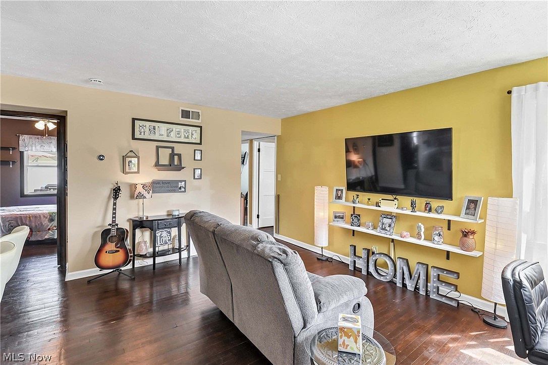 5627 Burns Rd North Olmsted, OH 44070 - Thumbnail 5