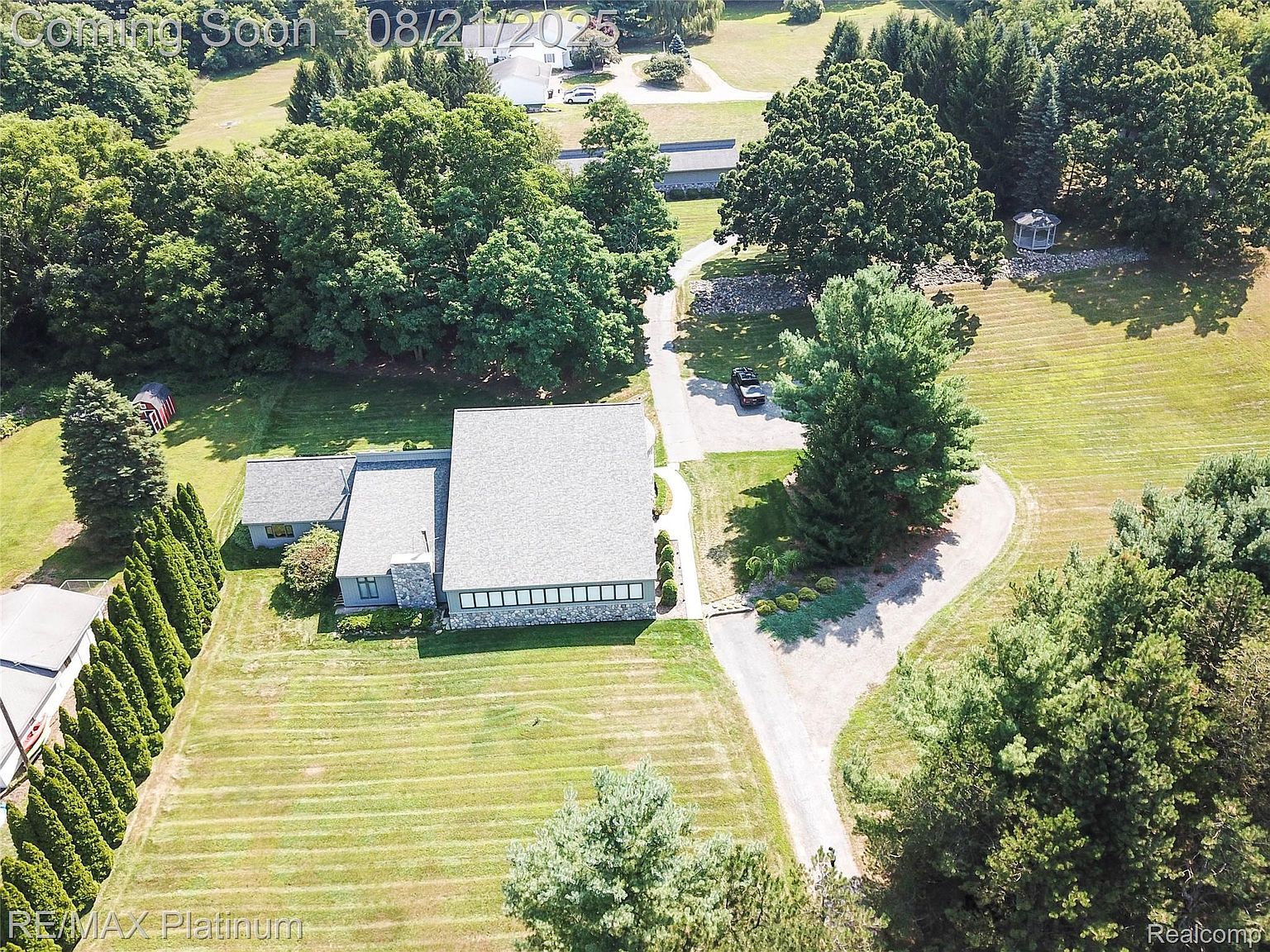 5160 Fenton Rd Fenton, MI 48430 - Thumbnail 5