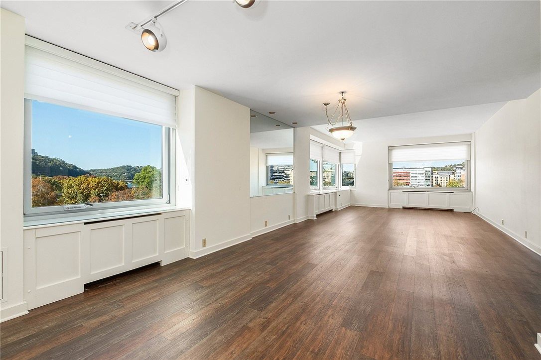 320 Fort Duquesne Blvd APT 5D Pittsburgh, PA 15222 - Thumbnail 5