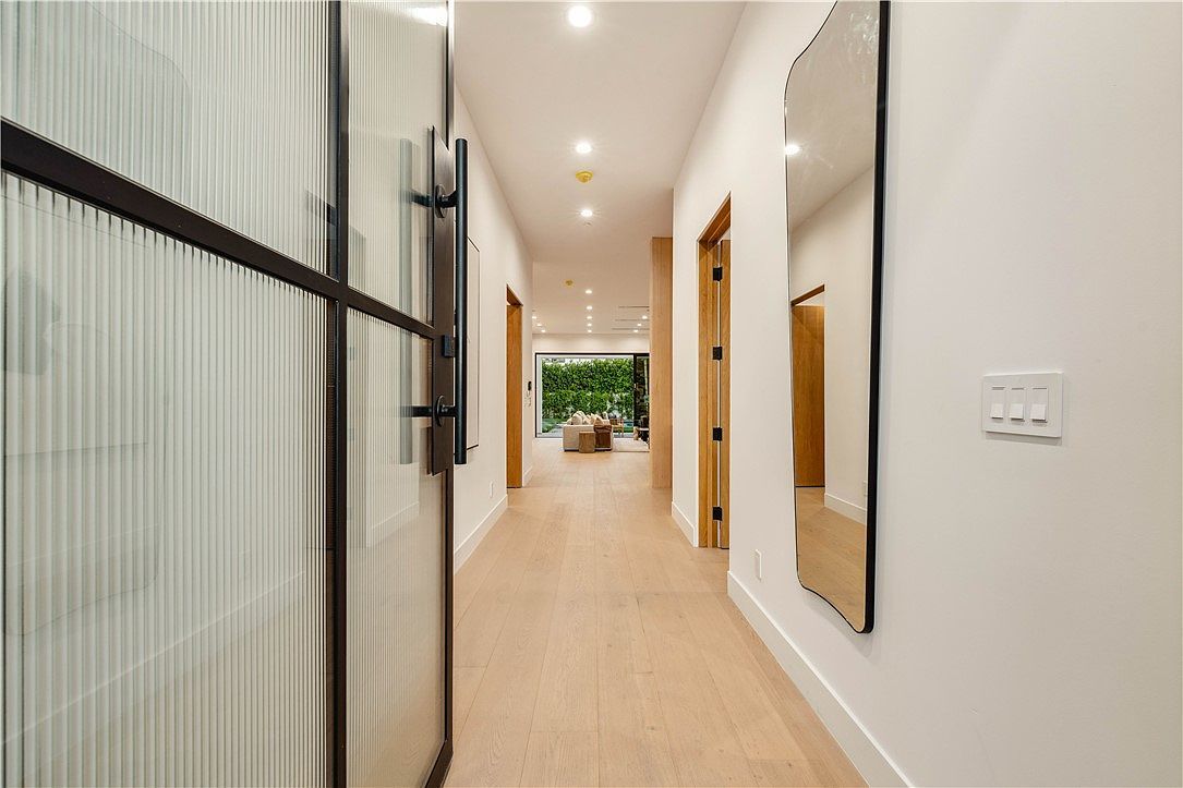 4532 Calhoun Ave Sherman Oaks, CA 91423 - Thumbnail 5