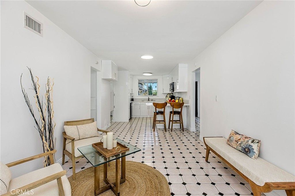 7800 Fairchild Ave Winnetka, CA 91306 - Thumbnail 5