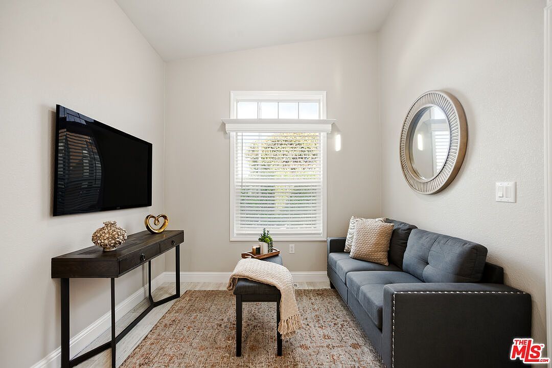 8250 Lankershim Blvd #29 North Hollywood, CA 91605 - Thumbnail 5