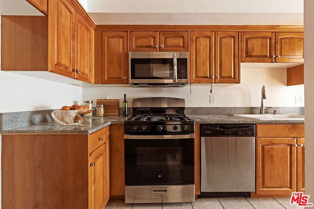 13030 Valleyheart Dr APT 119 Studio City, CA 91604 - Thumbnail 5