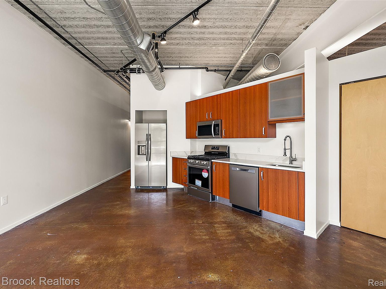 333 E Parent Ave UNIT 26 Royal Oak, MI 48067 - Thumbnail 5