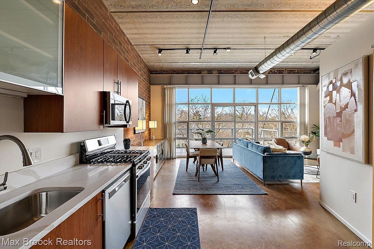 333 E Parent Ave UNIT 32 Royal Oak, MI 48067 - Thumbnail 5