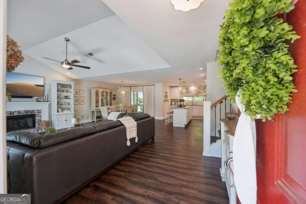 649 Radford Cir Woodstock, GA 30188 - Thumbnail 5