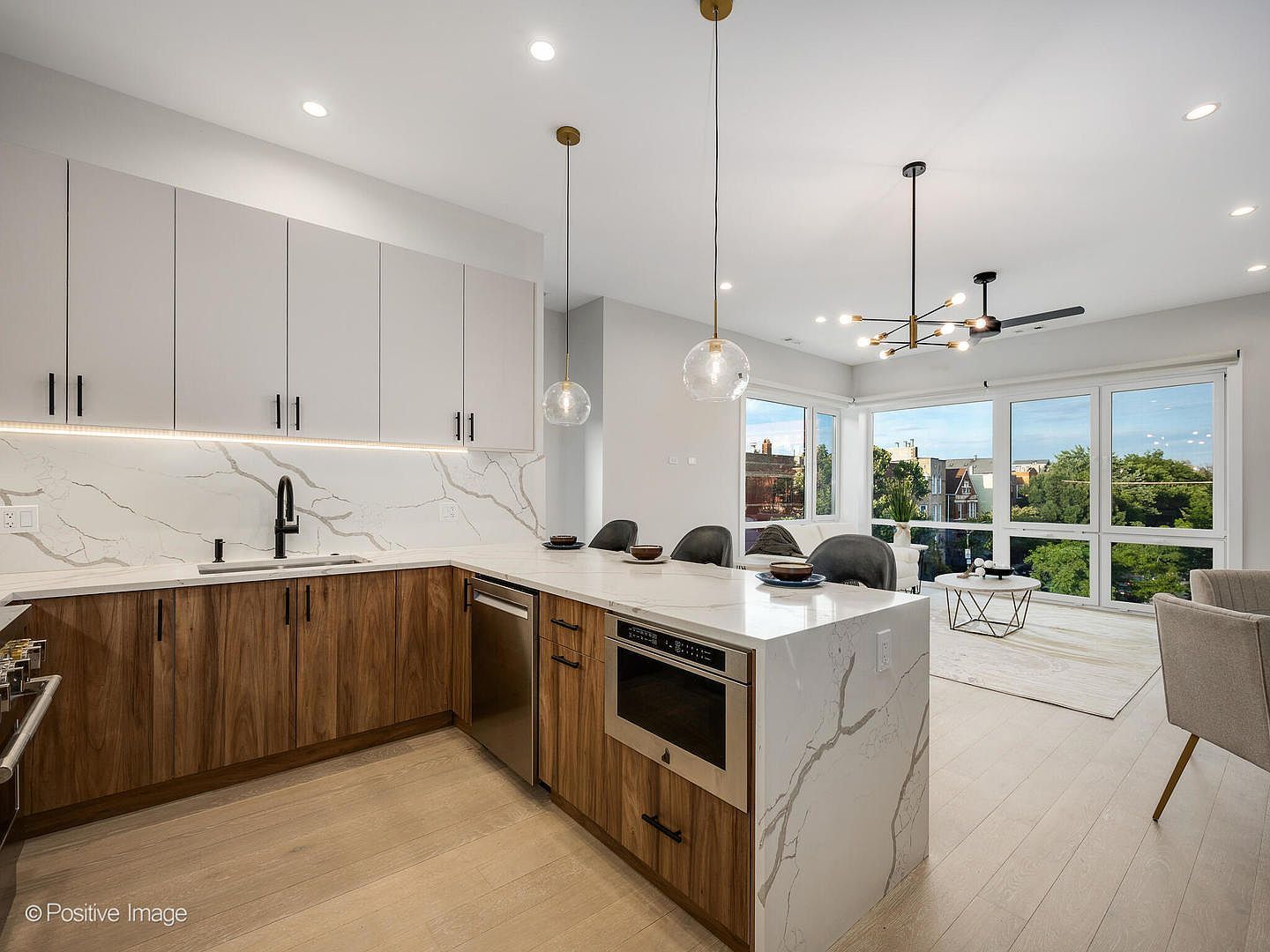 856 N Campbell Ave #3 Chicago, IL 60622 - Thumbnail 5