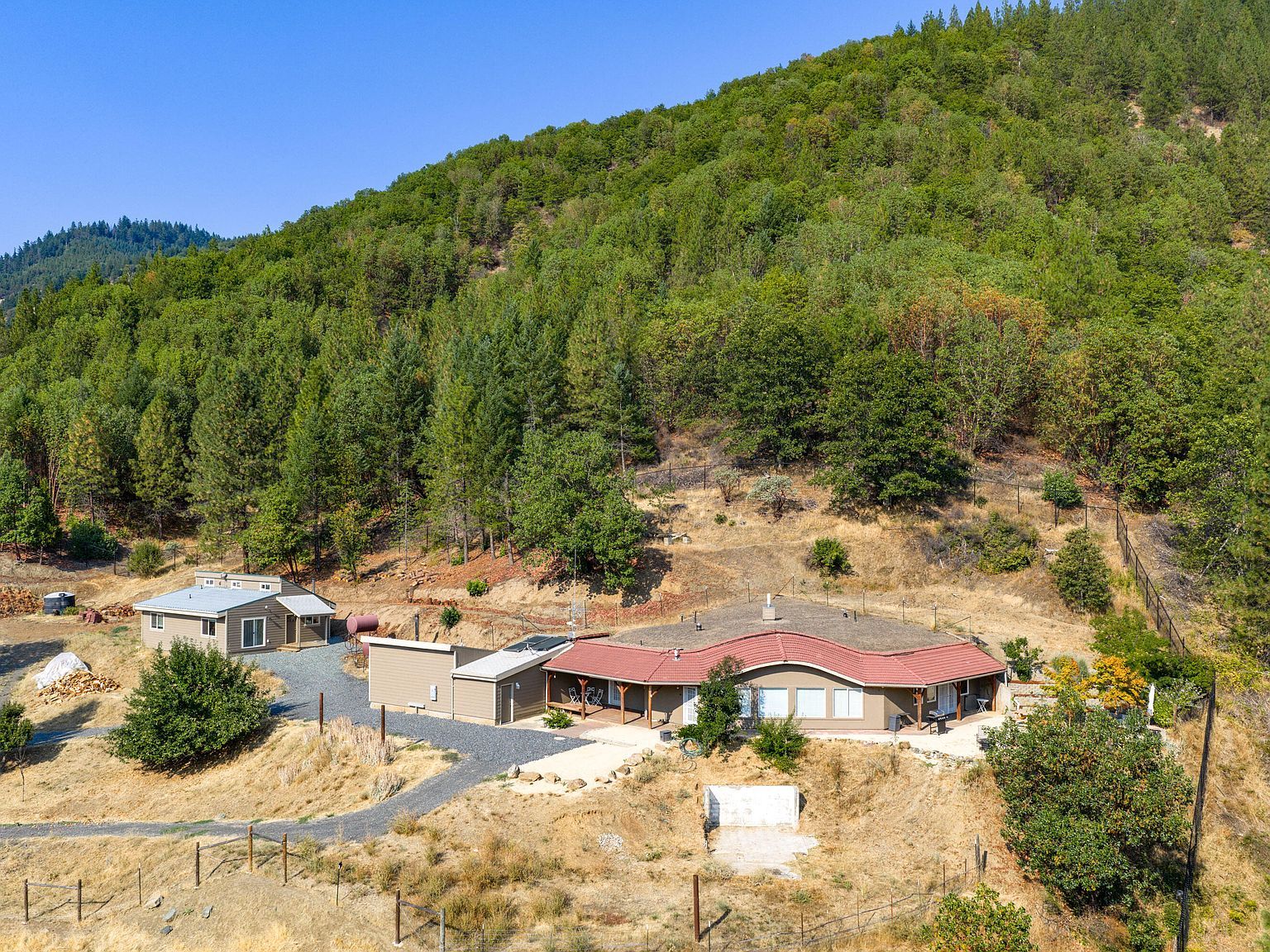 4220 Wards Creek Rd Rogue River, OR 97537 - Thumbnail 5