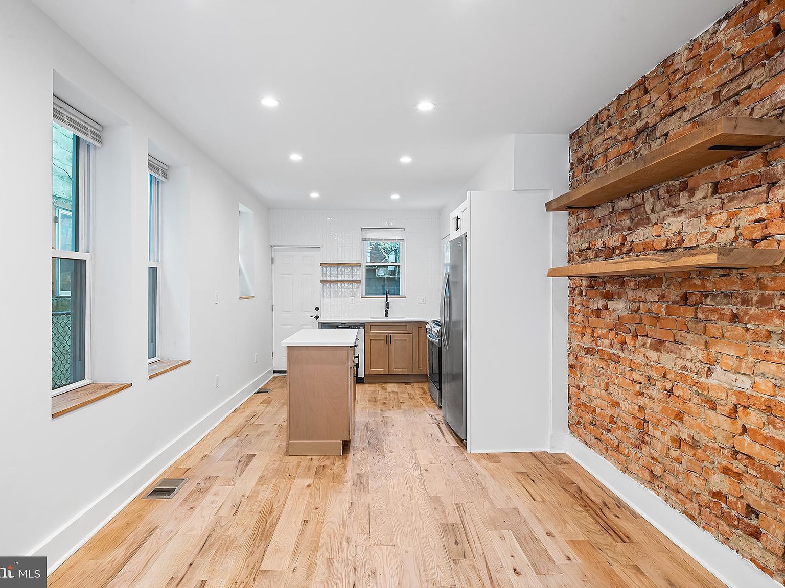 2115 Watkins St Philadelphia, PA 19145 - Thumbnail 5