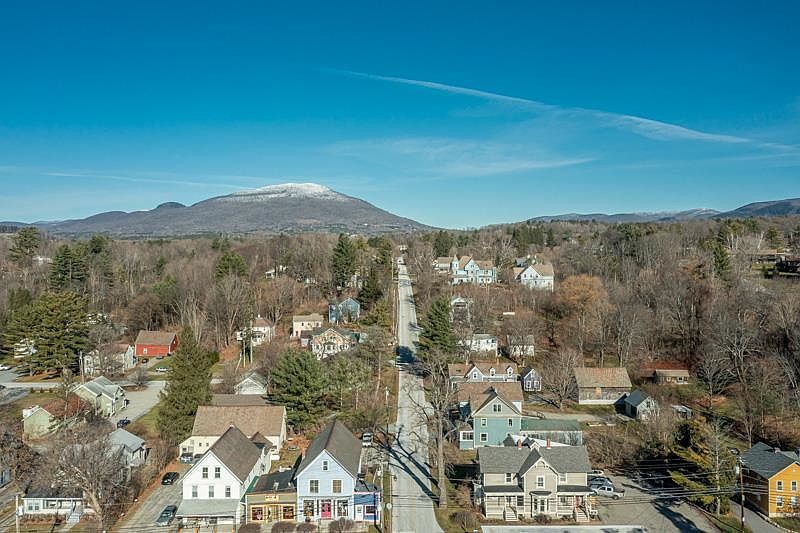 105 Elm St Manchester Center, VT 05255 - Thumbnail 5