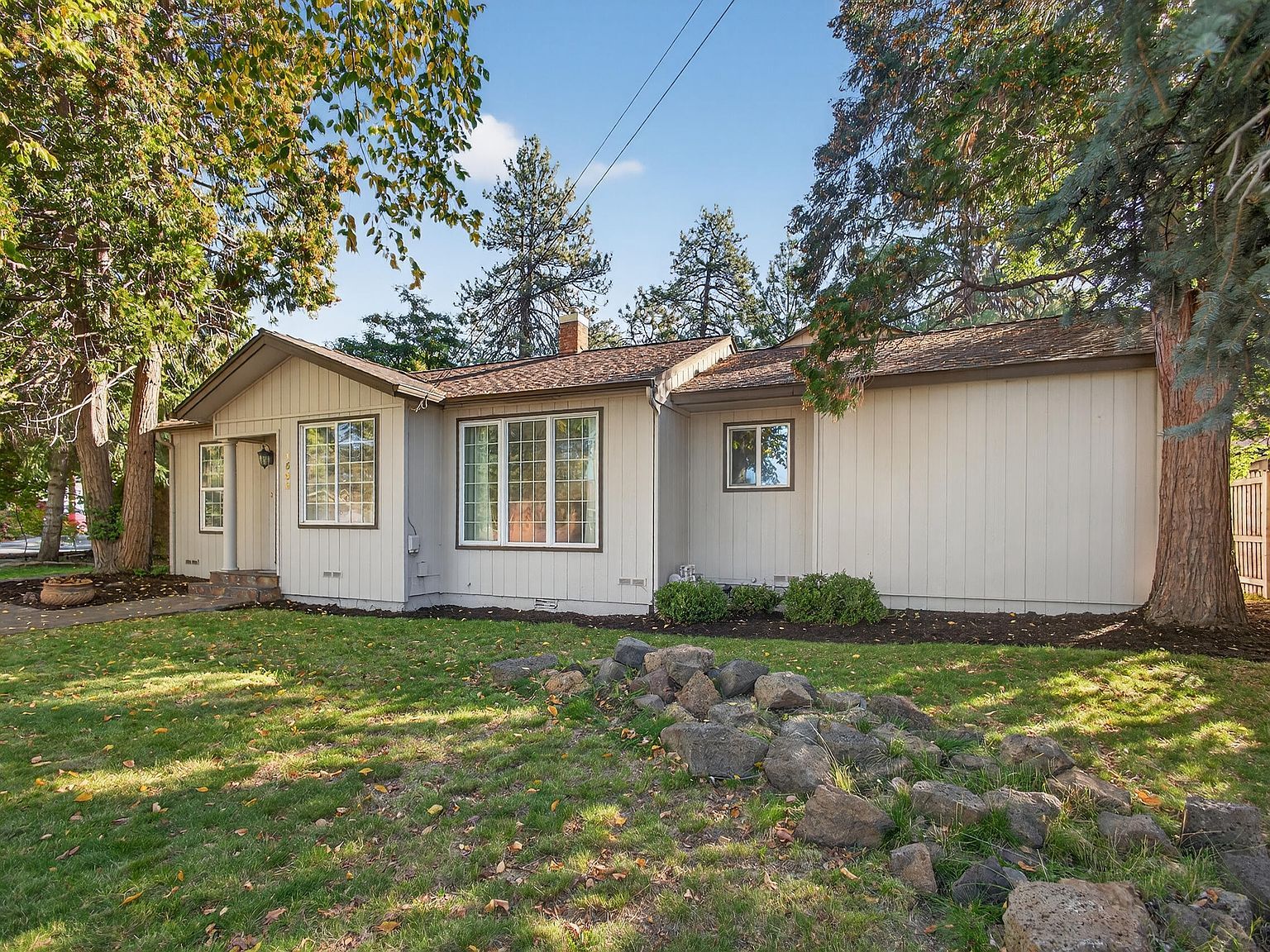 1532 NE 9th St Bend, OR 97701 - Thumbnail 5