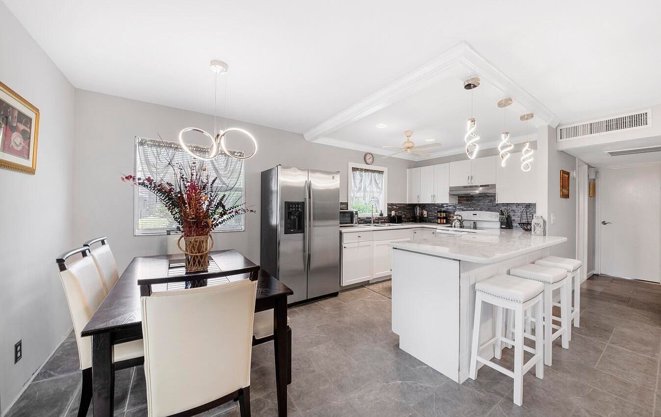 233 Seville Ct #J Delray Beach, FL 33446 - Thumbnail 5