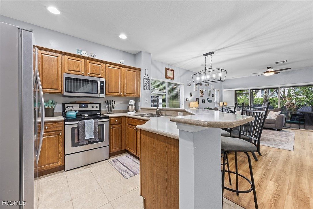 8169 Pacific Beach Dr Fort Myers, FL 33966 - Thumbnail 5