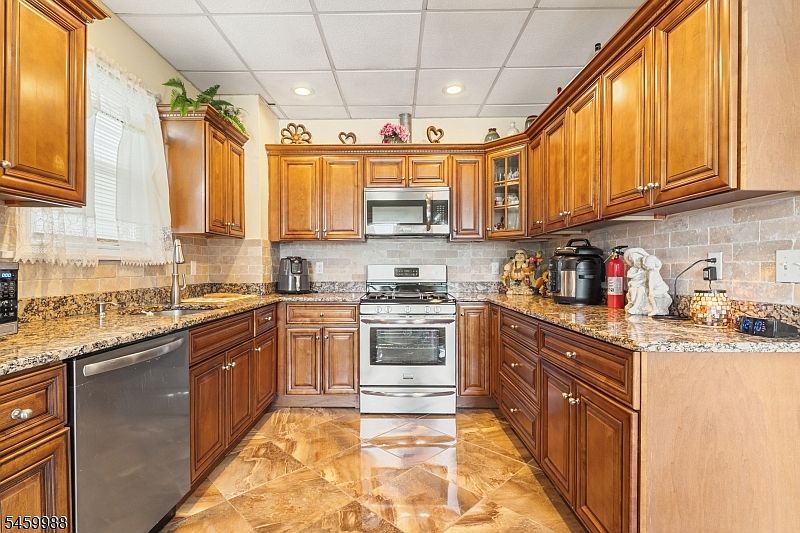 173-175 Lily St Paterson, NJ 07522 - Thumbnail 5