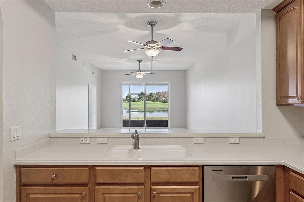 9423 Myrtle Creek Ln APT 504 Orlando, FL 32832 - Thumbnail 5