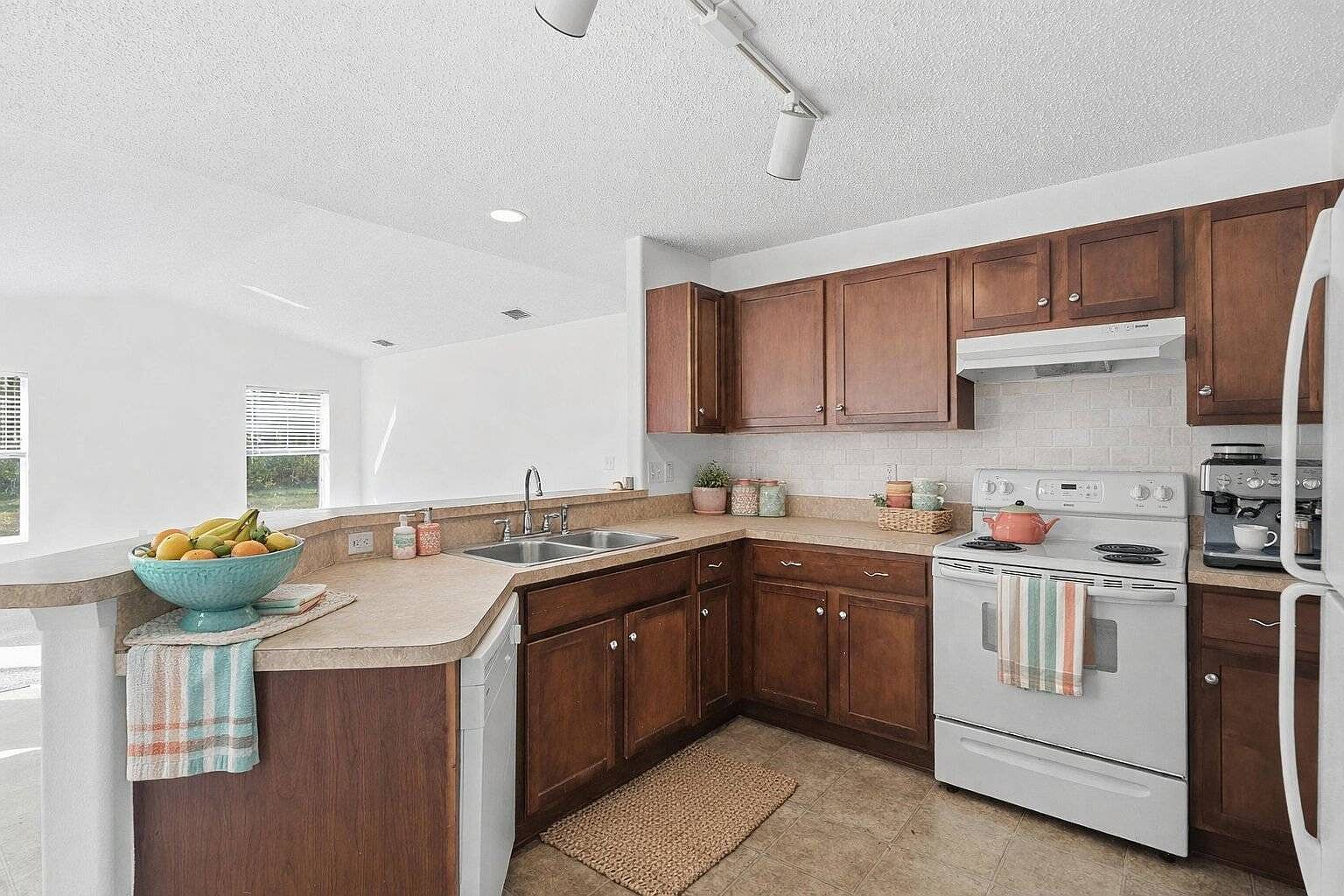 7 Seoane Ct Palm Coast, FL 32164 - Thumbnail 5