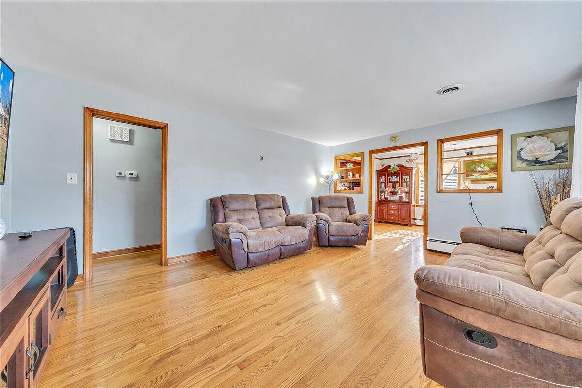 909 Chester Ave Roanoke, VA 24019 - Thumbnail 5