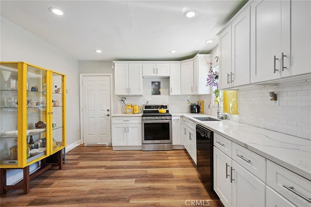 1109 S Dacotah St Los Angeles, CA 90023 - Thumbnail 5