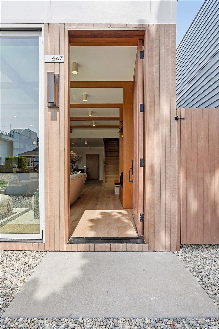 647 Navy St Santa Monica, CA 90405 - Thumbnail 5