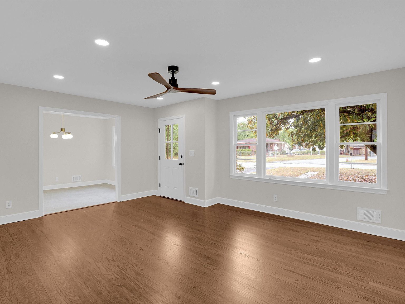 1462 Dahlia Rd Columbia, SC 29205 - Thumbnail 5