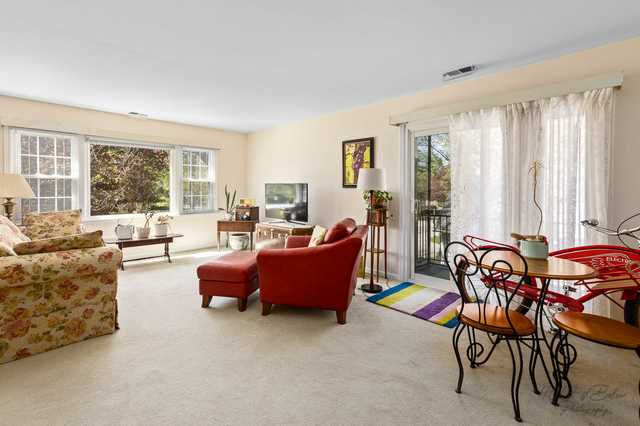 2425 Central Street, Evanston, IL, USA, 60201  | Condominium