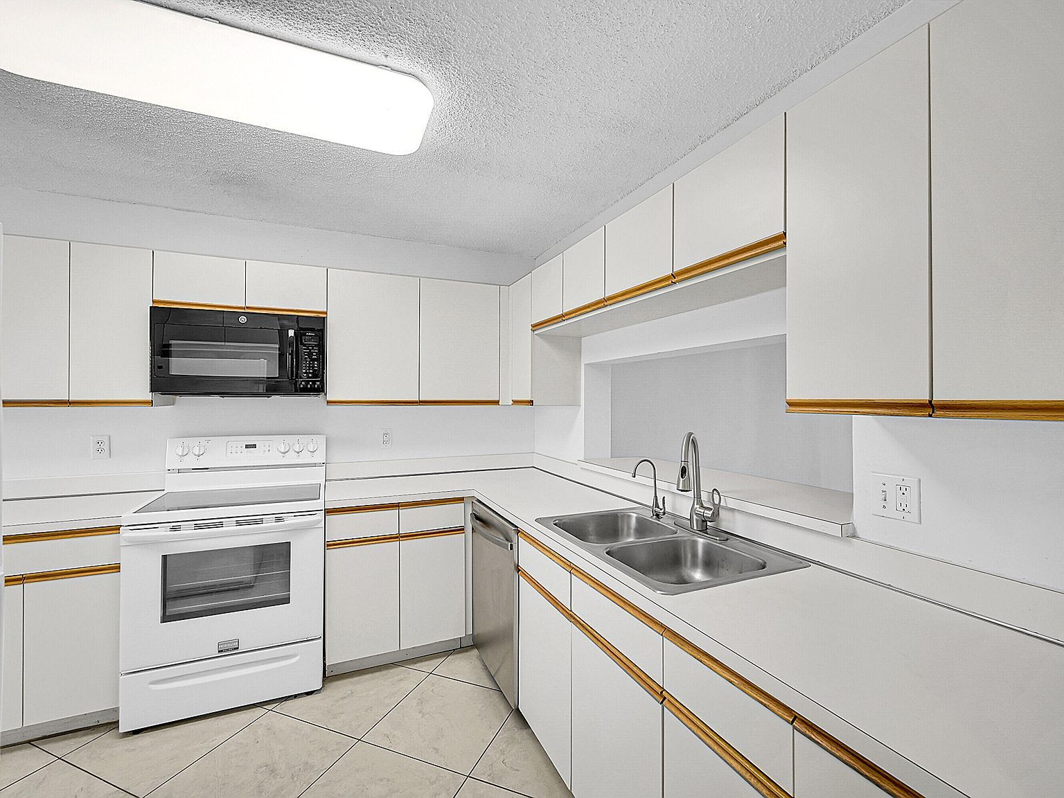 4725 Lucerne Lakes Blvd E APT 411 Lake Worth, FL 33467 - Thumbnail 5