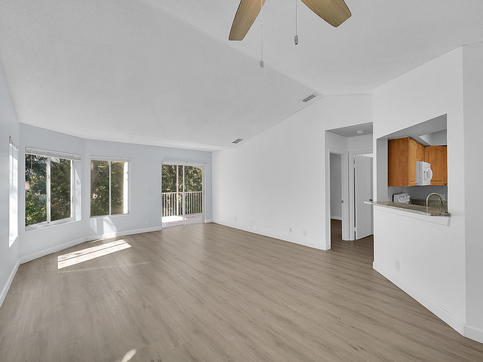 815 W Boynton Beach Blvd APT 14-201 Boynton Beach, FL 33426 - Thumbnail 5