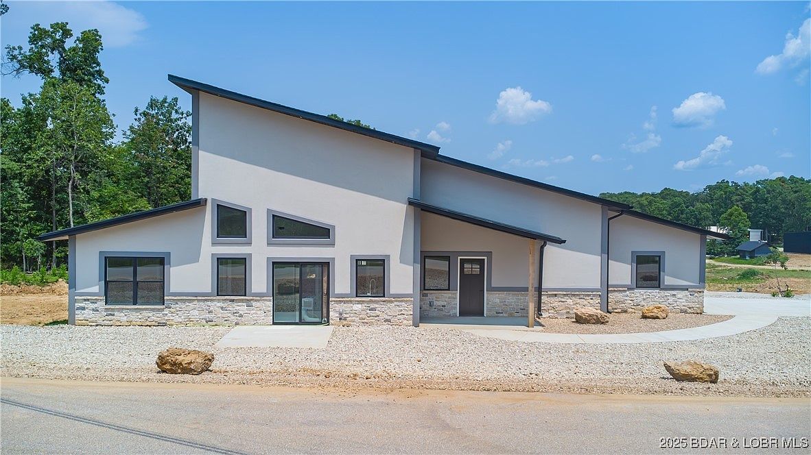 9 Kingdom Cove Rd Sunrise Beach, MO 65079 - Thumbnail 5