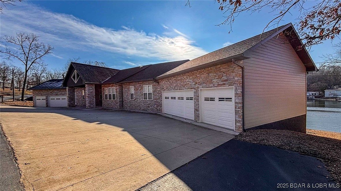 345 Liahona Cir Sunrise Beach, MO 65079 - Thumbnail 5