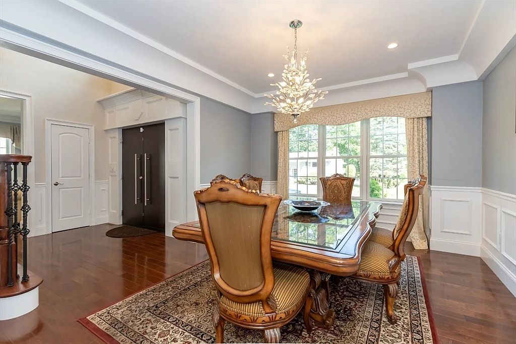 14 Sarah St Burlington, MA 01803 - Thumbnail 5