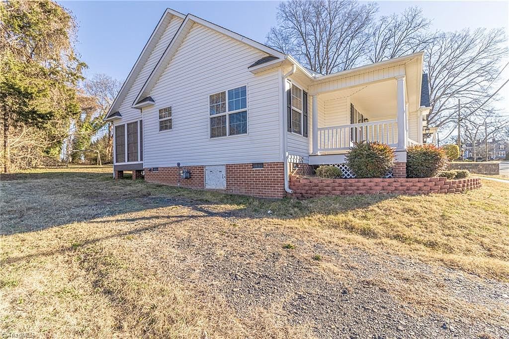 522 Glovenia St Eden, NC 27288 - Thumbnail 5