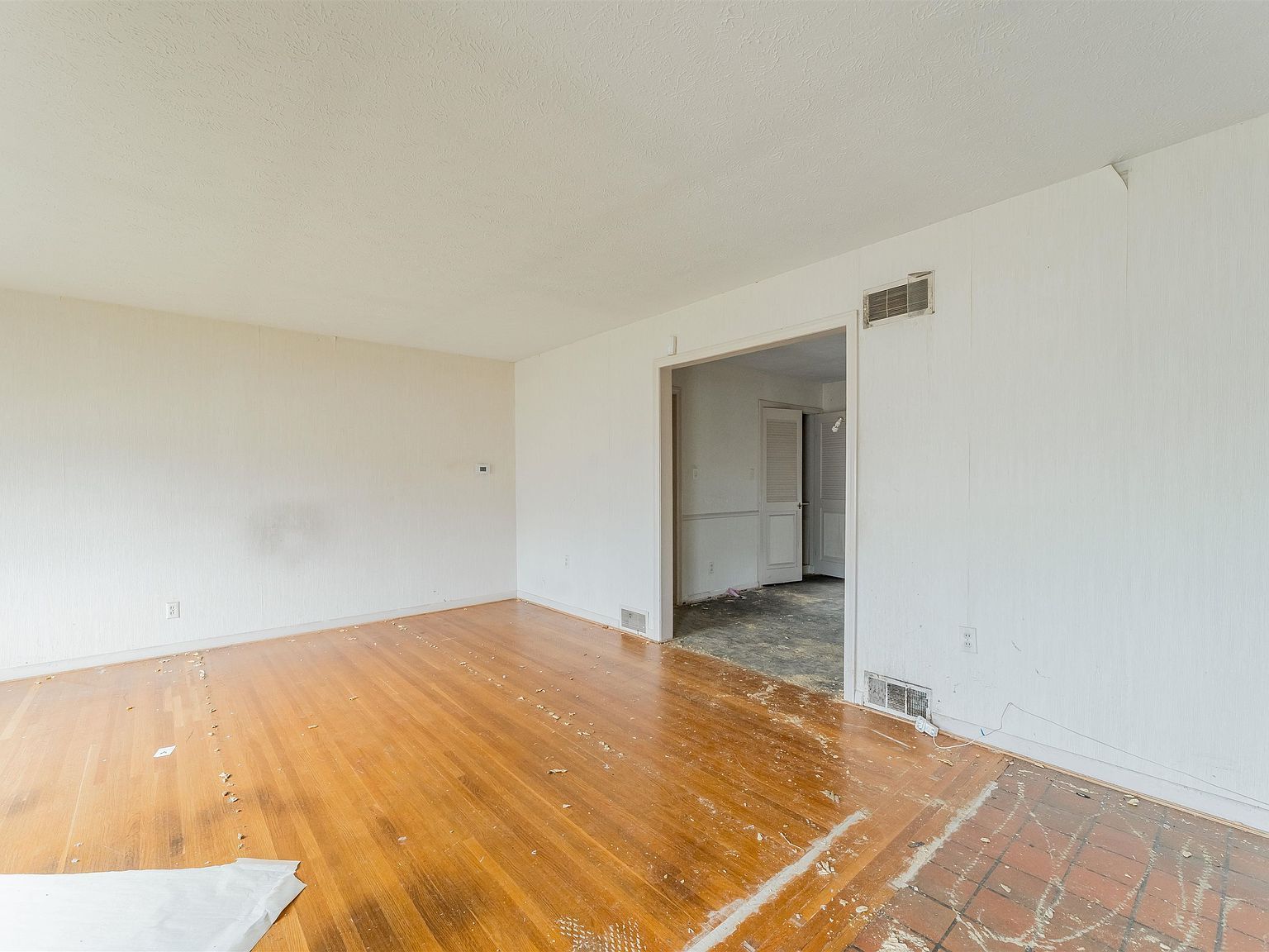 1123 S Woodlawn Blvd Wichita, KS 67218 - Thumbnail 5