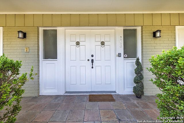 103 Shalimar Dr Castle Hills, TX 78213 - Thumbnail 5