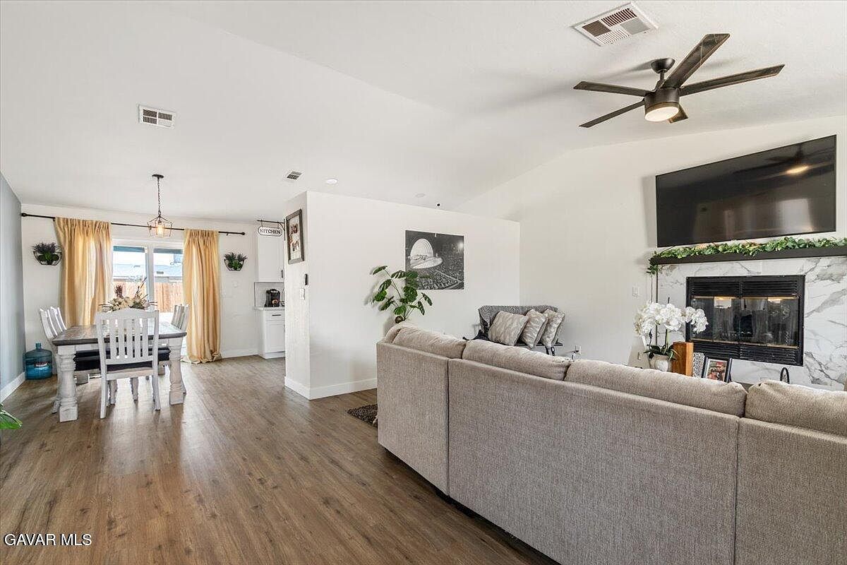 8649 Tamarack Ave California City, CA 93505 - Thumbnail 5