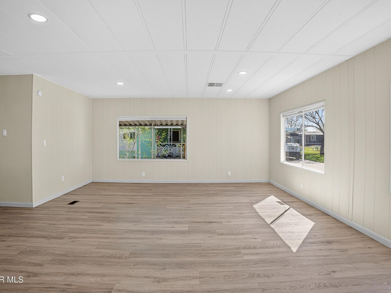 1301 E Avenue I Space 348 Lancaster, CA 93535 - Thumbnail 5