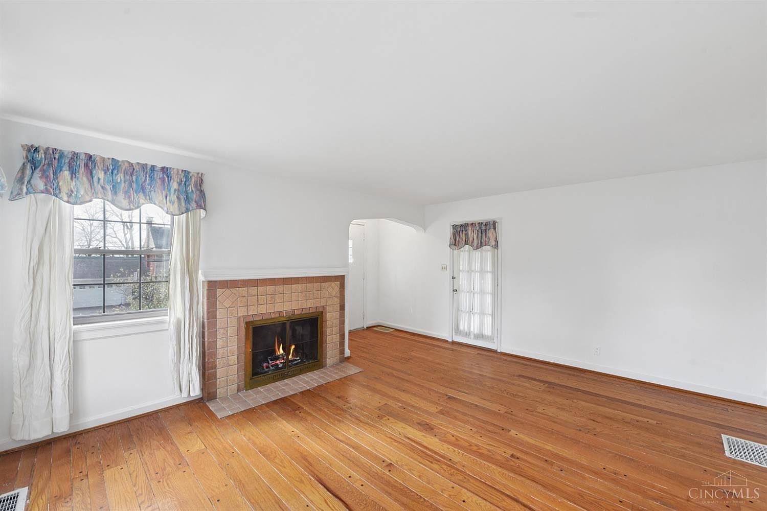 2512 Moundview Dr Cincinnati, OH 45212 - Thumbnail 5