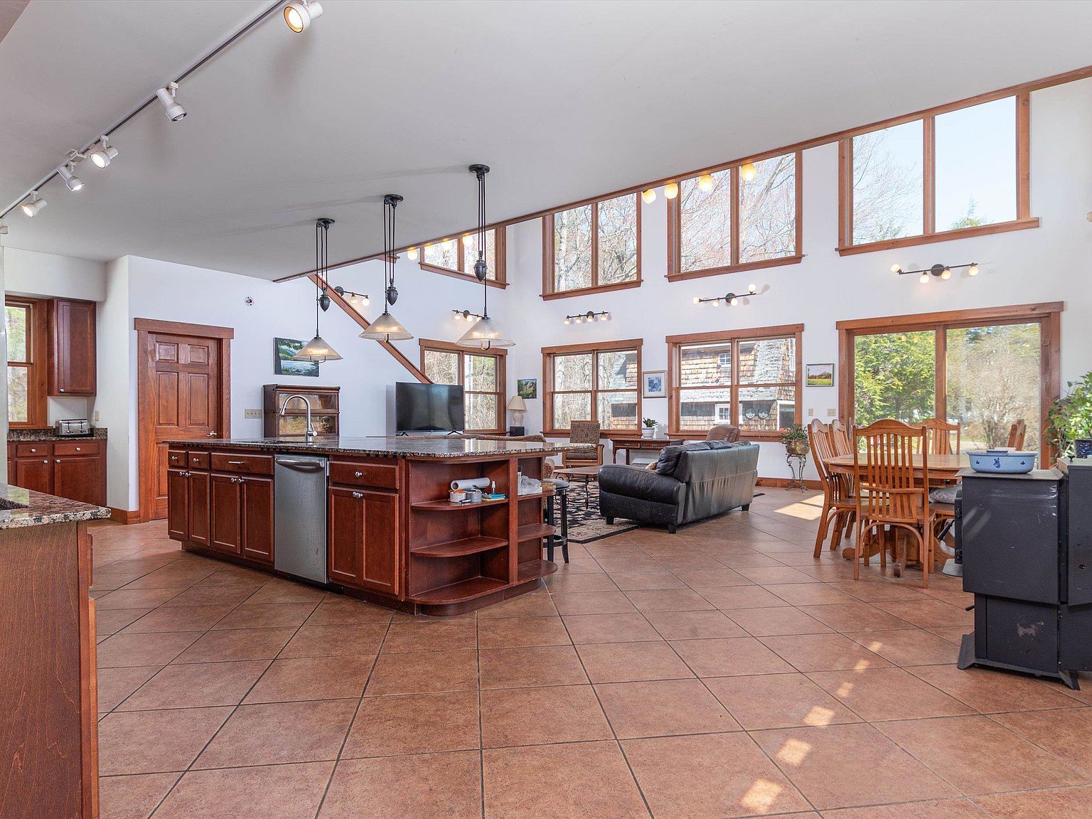 107-109 Baker Rd Springfield, VT 05156 - Thumbnail 5