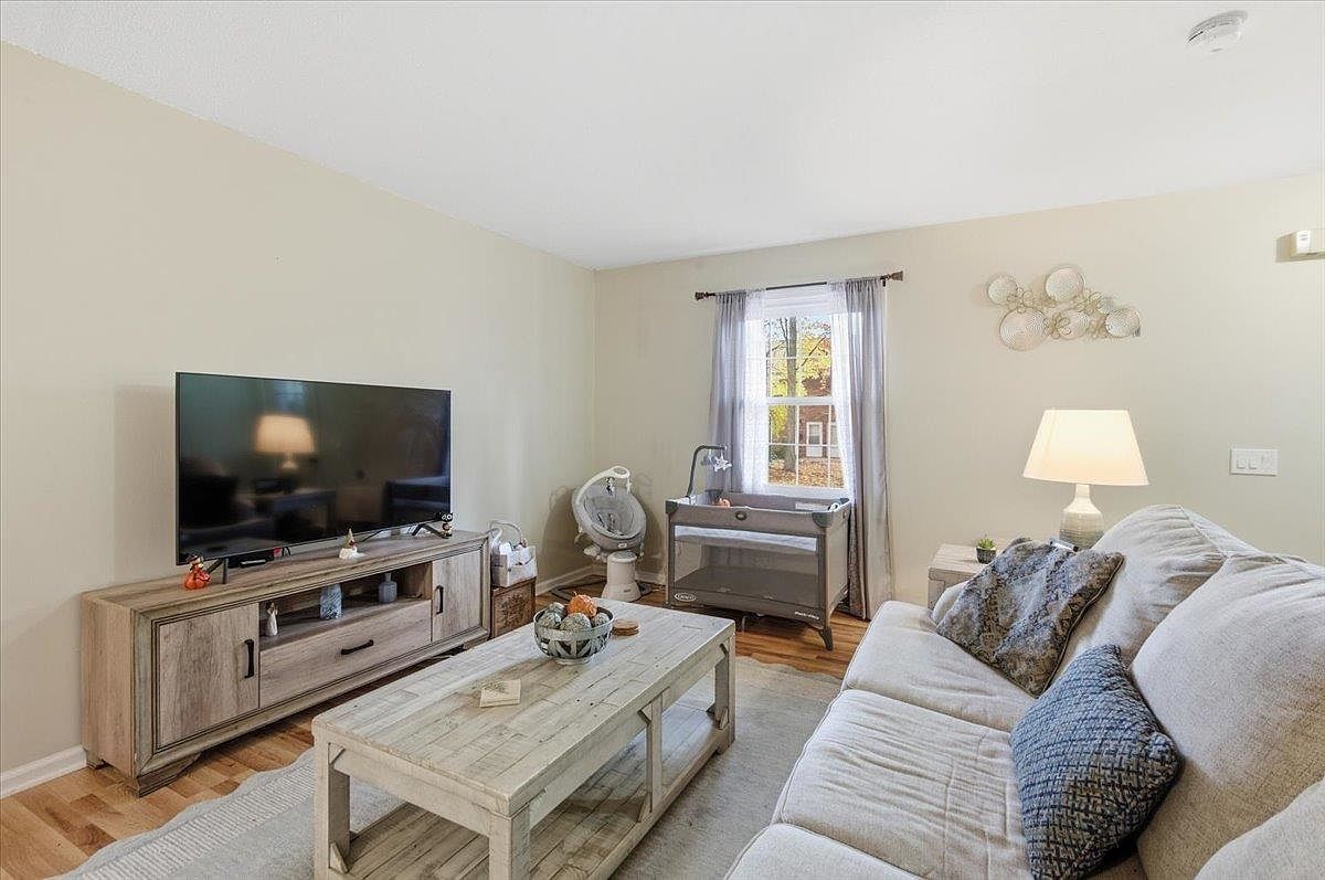 425 Dorset St APT 21 South Burlington, VT 05403 - Thumbnail 5