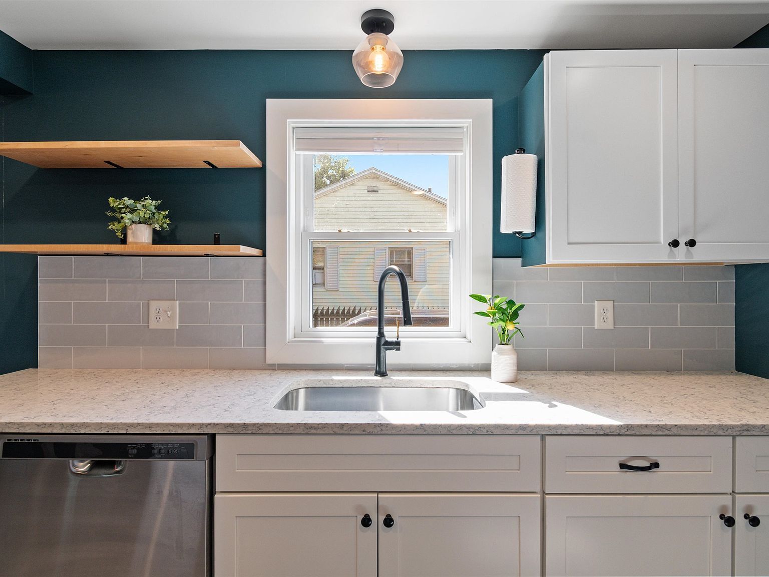 63 Birch Ct Burlington, VT 05408 - Thumbnail 5