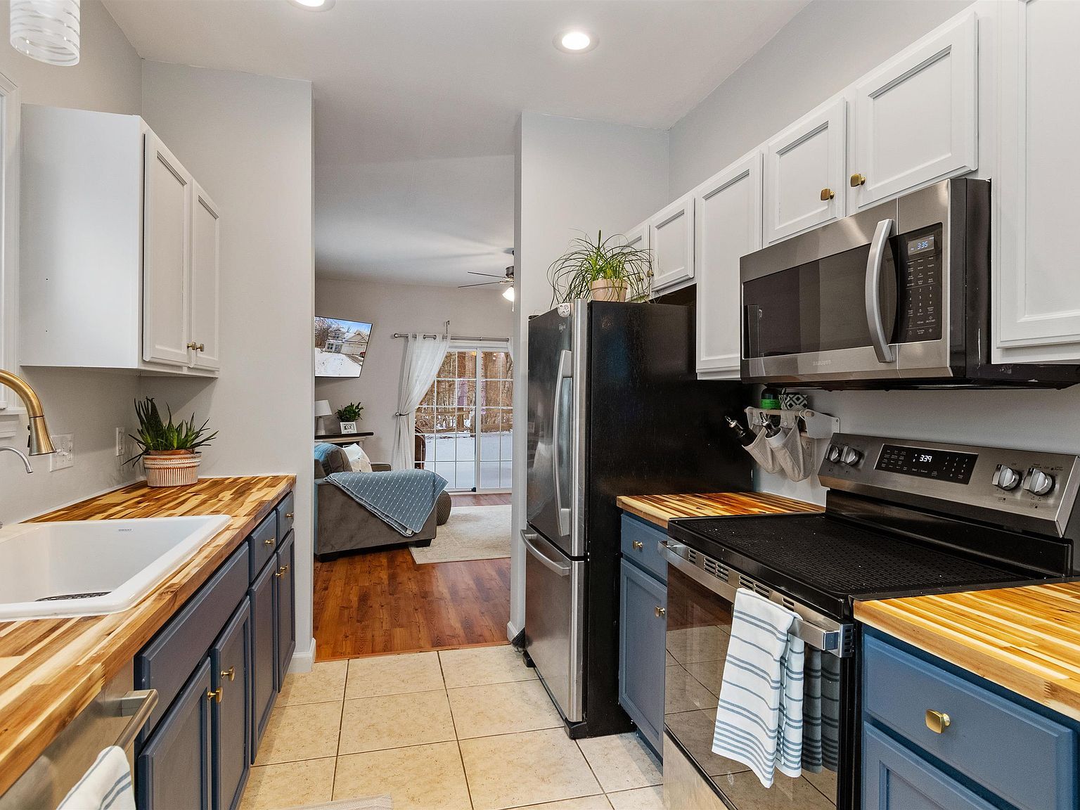 21 Irene Ave Essex Junction, VT 05452 - Thumbnail 5