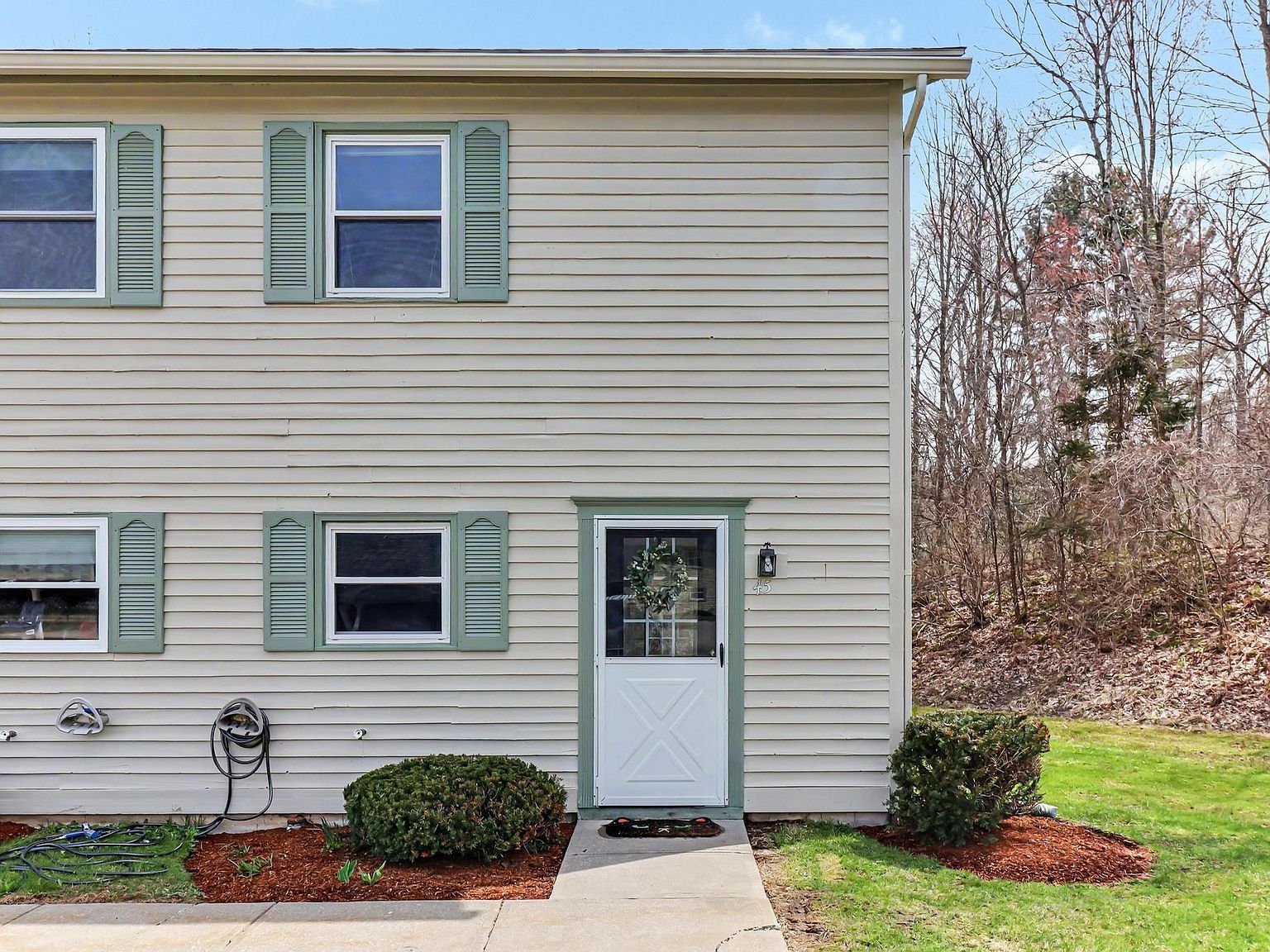 45 Densmore Dr Essex Junction, VT 05452 - Thumbnail 5