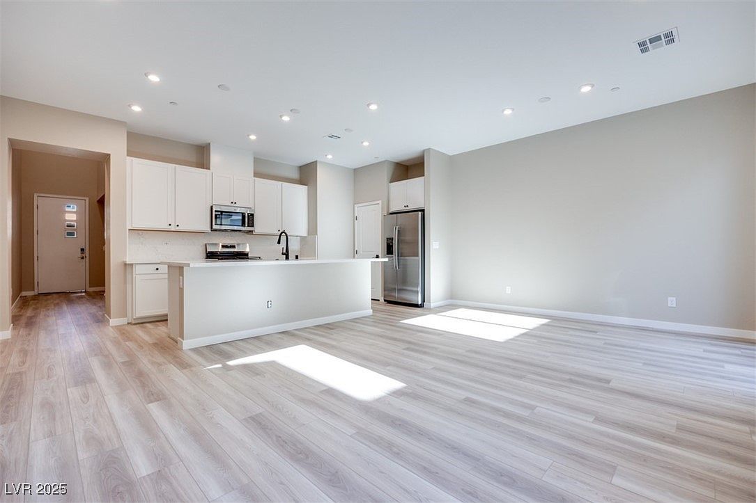 4341 Sunburst Spring Ave Las Vegas, NV 89141 - Thumbnail 5